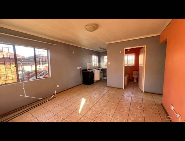 3 BEDROOM HOUSE FOR SALE IN PROTEA GLEN EXT